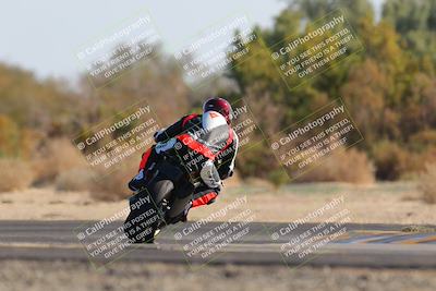 media/Dec-18-2022-SoCal Trackdays (Sun) [[8099a50955]]/Turn 7 Backside (1125am)/